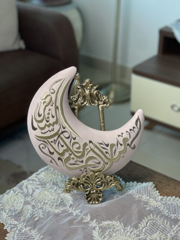 ستاند مع هلال كتابة مبارك عليكم الشهر - Image 2