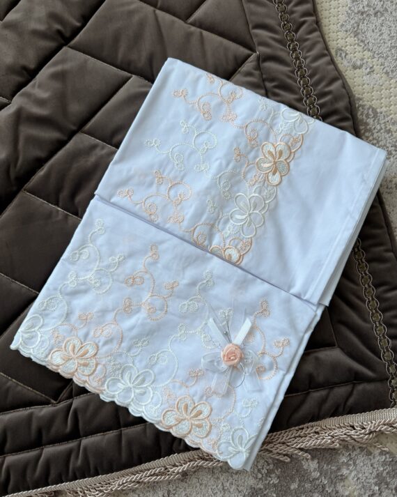 طقم صلاة من قطعتين تطريز - أبيض وتطريز مشمشي